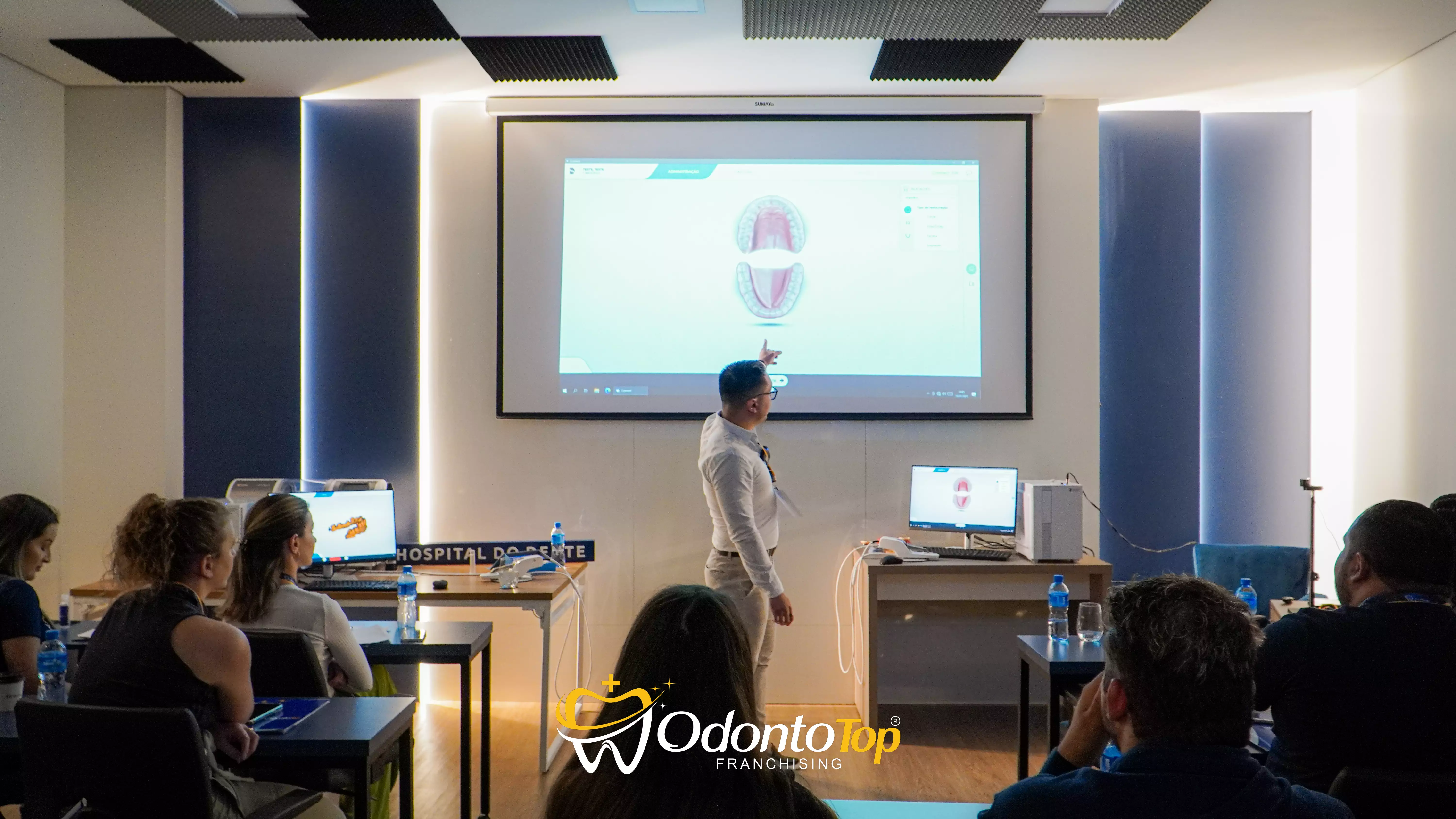 OdontoTop organiza treinamento de odontologia digital